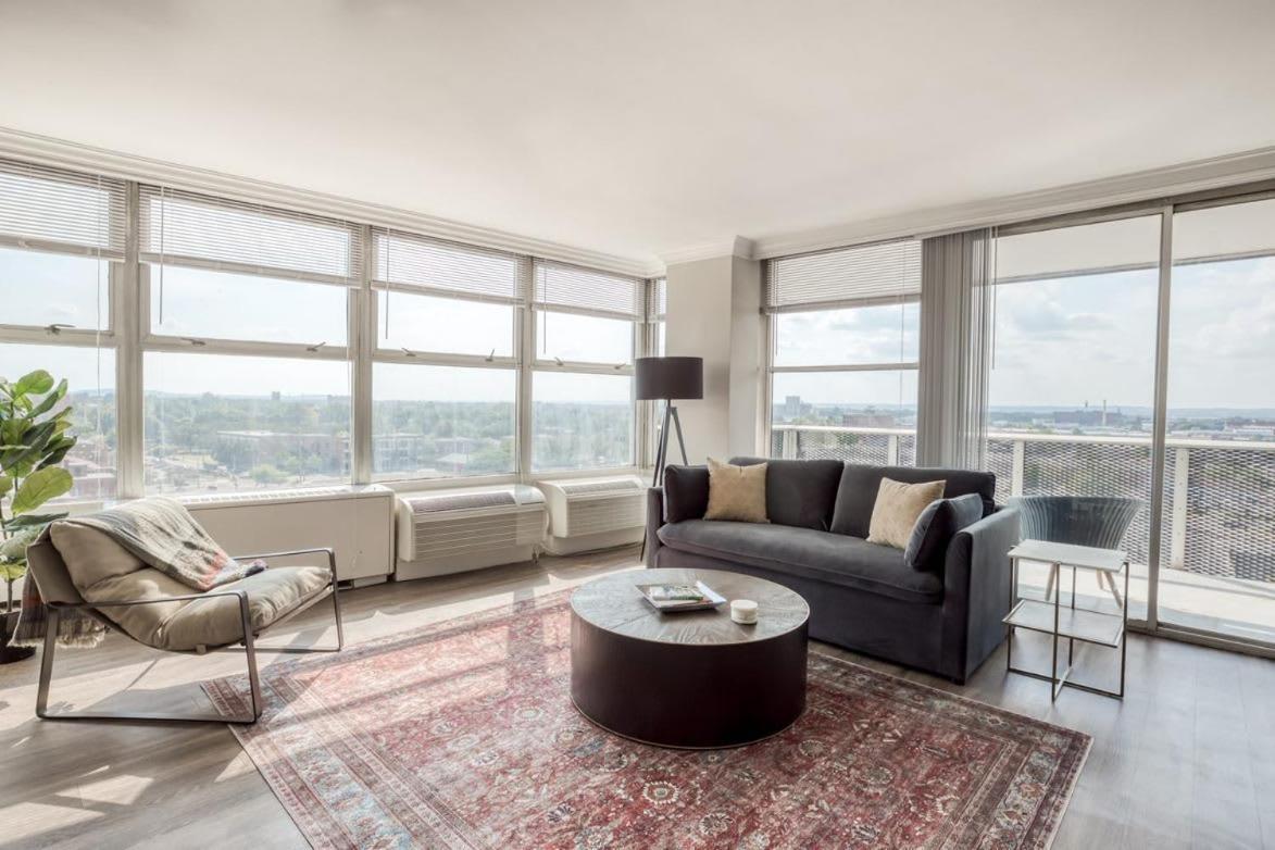 Cozysuites 800 Tower 1Br With Gym! 10 Луисвил Екстериор снимка